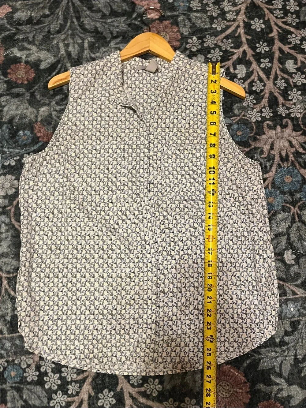 J. Jill Sleeveless Button-Front Blouse in Light Blue and White